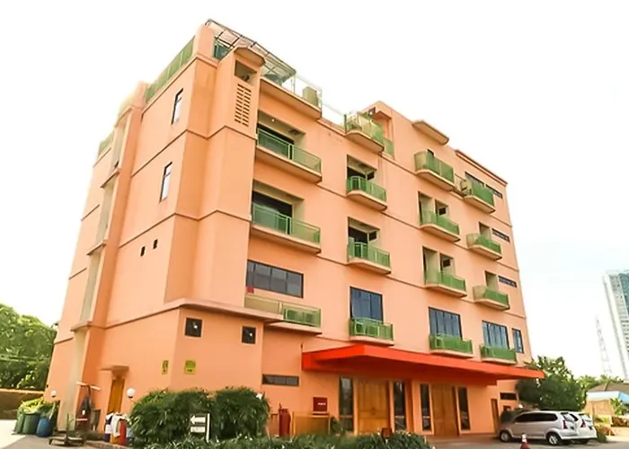 Hotel 678 Cawang Powered By Cocotel Jakarta